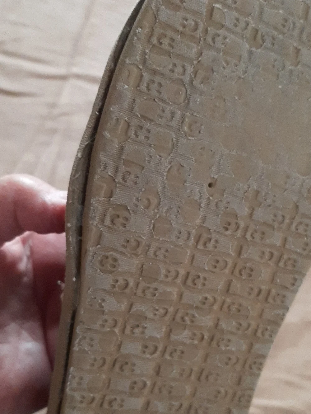 RARE! SANUK Giraffe Print Hemp Slip-ons Size 8
